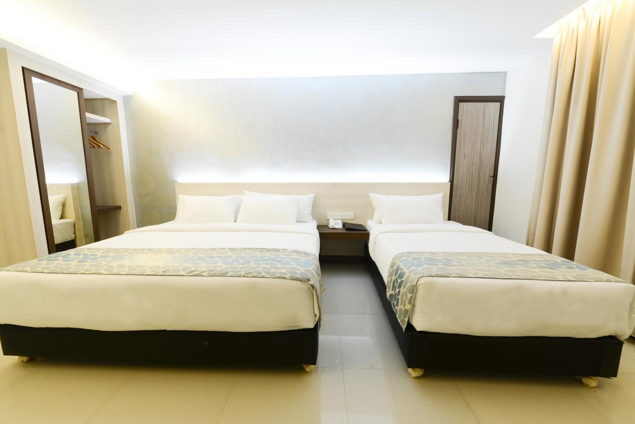 Samudra Hotel Kuching Buitenkant foto