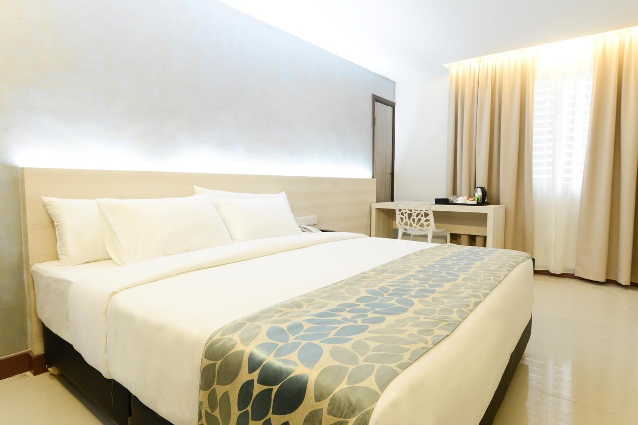 Samudra Hotel Kuching Buitenkant foto