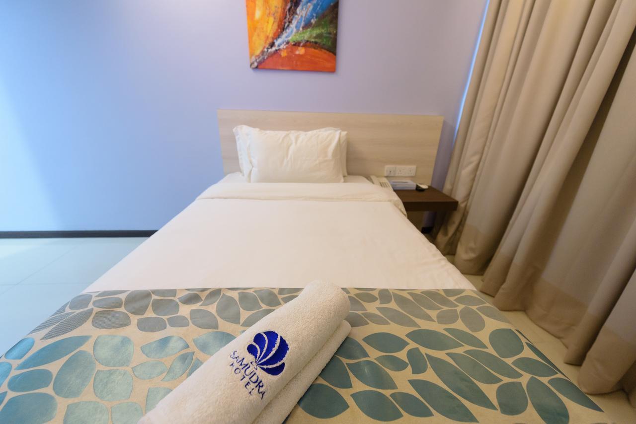 Samudra Hotel Kuching Buitenkant foto