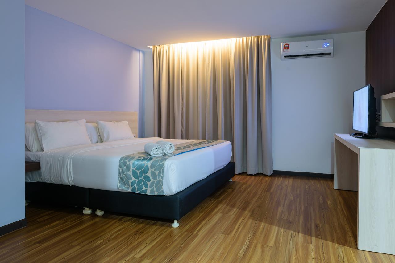 Samudra Hotel Kuching Buitenkant foto